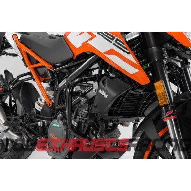 Side engine protections. Black. KTM 125 (11-20) / 200 Duke (11-16